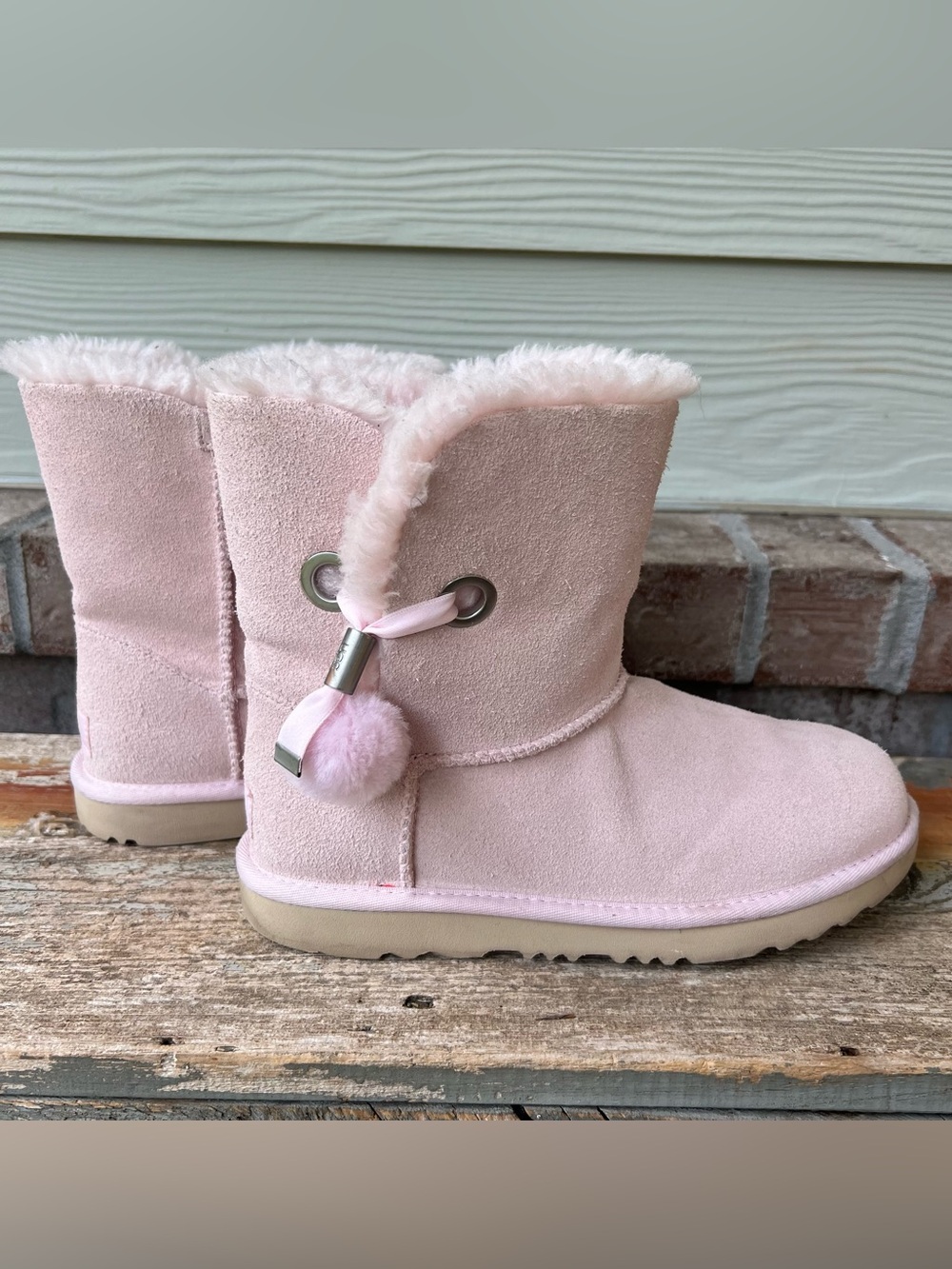 UGG Pink Faux-Suede Women’s Boot Detail Size 6
